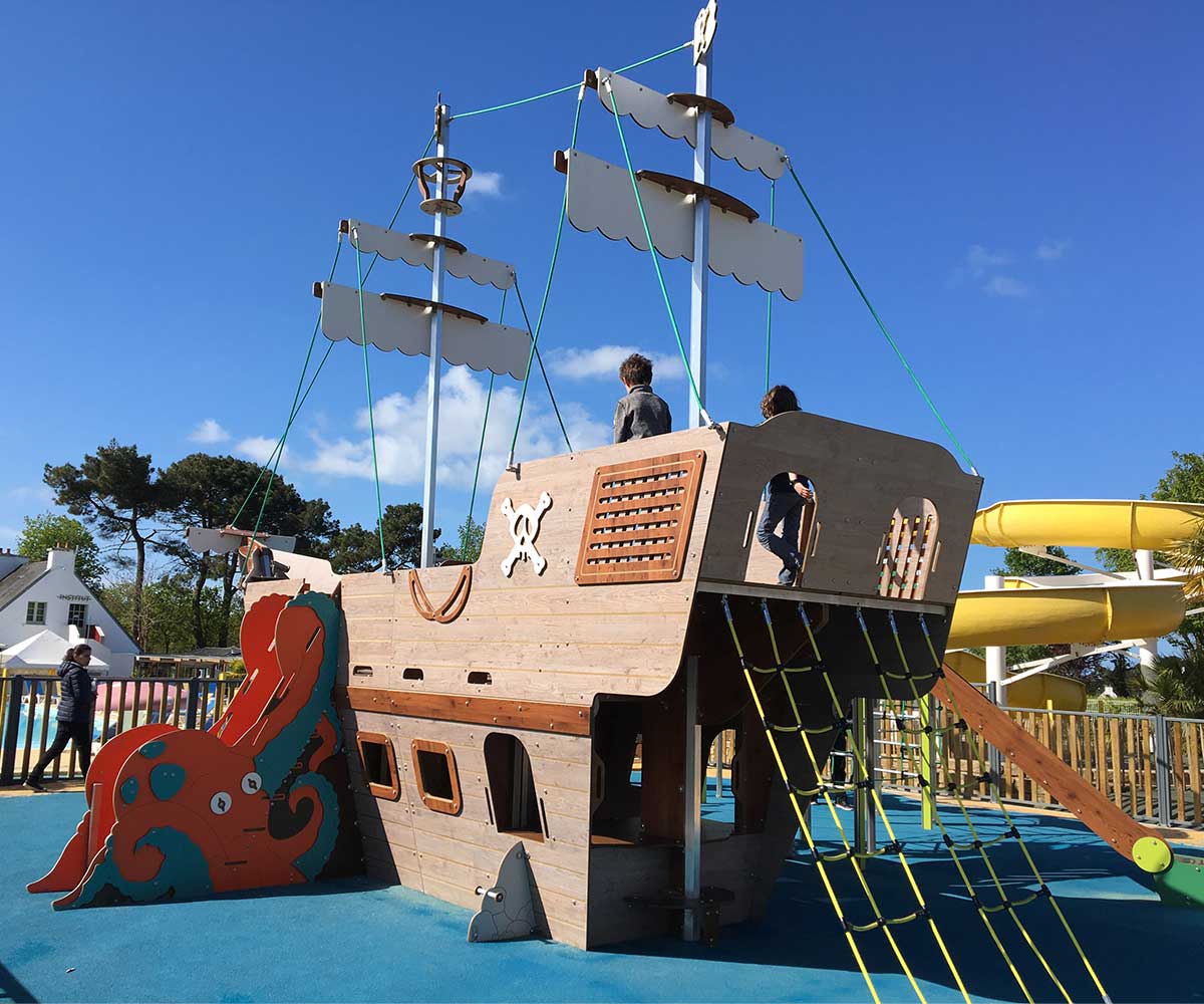 Children's playground for tourist accommodation: campsites, open-air hotels