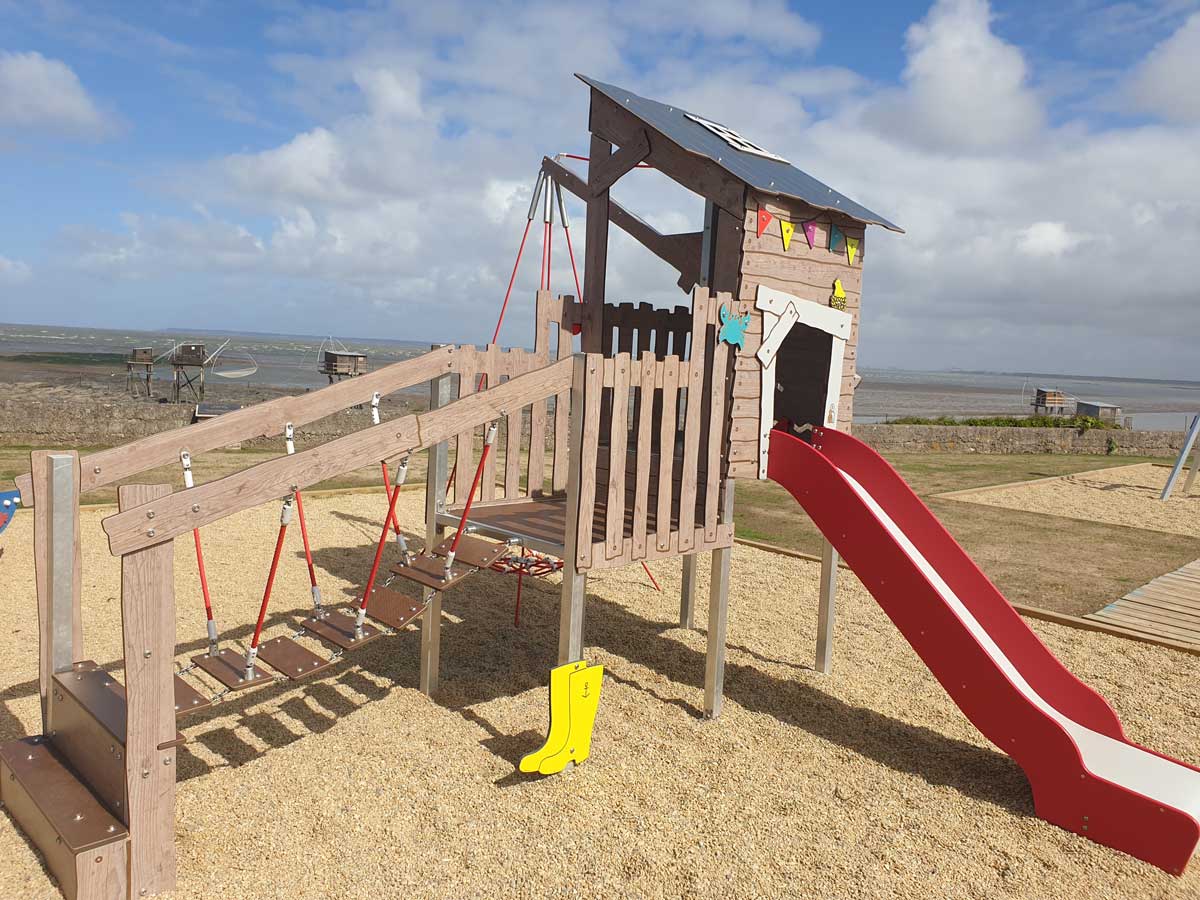 High-quality play areas for public use