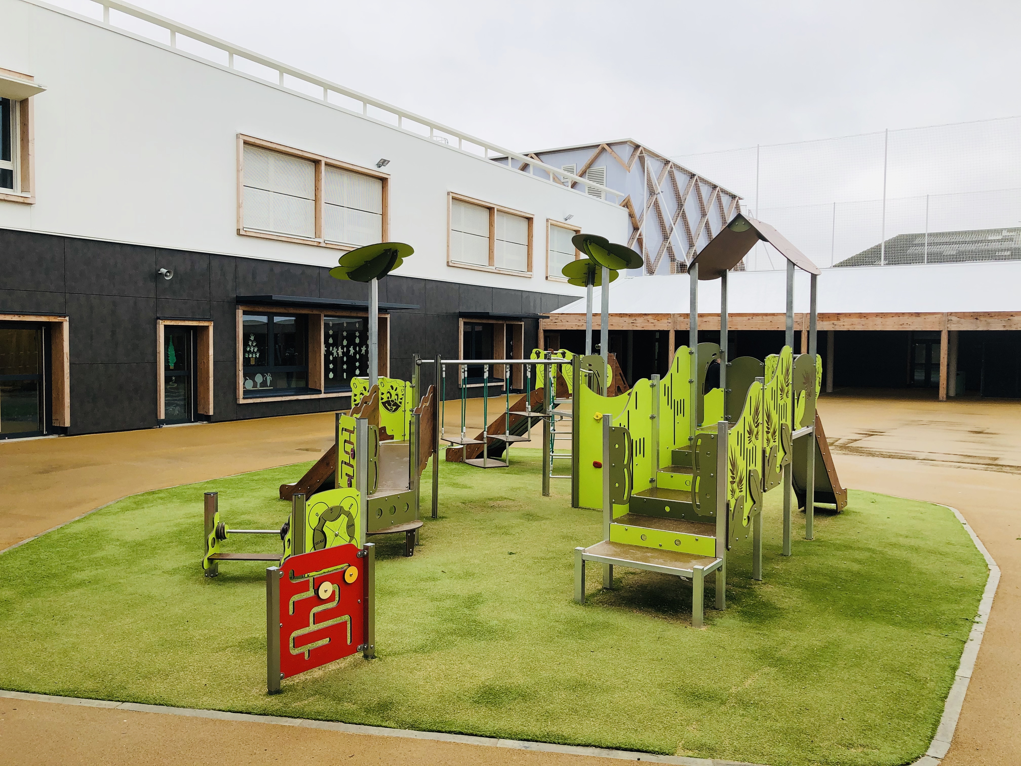 outdoor play areas for primary schools, educational establishments